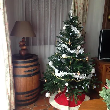 Holiday home Le Clos D'aval Le Paulownia